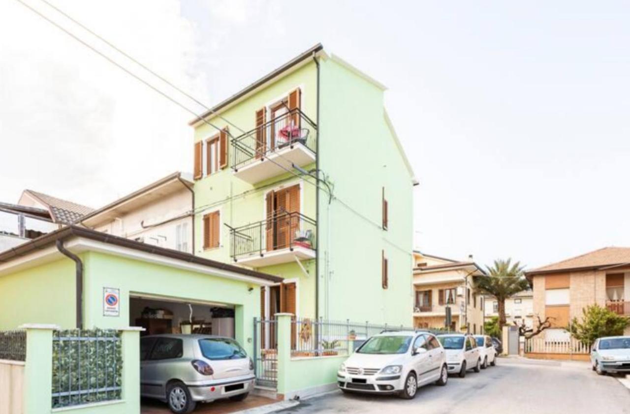 Casa Lilly Daire Porto SantʼElpidio Dış mekan fotoğraf